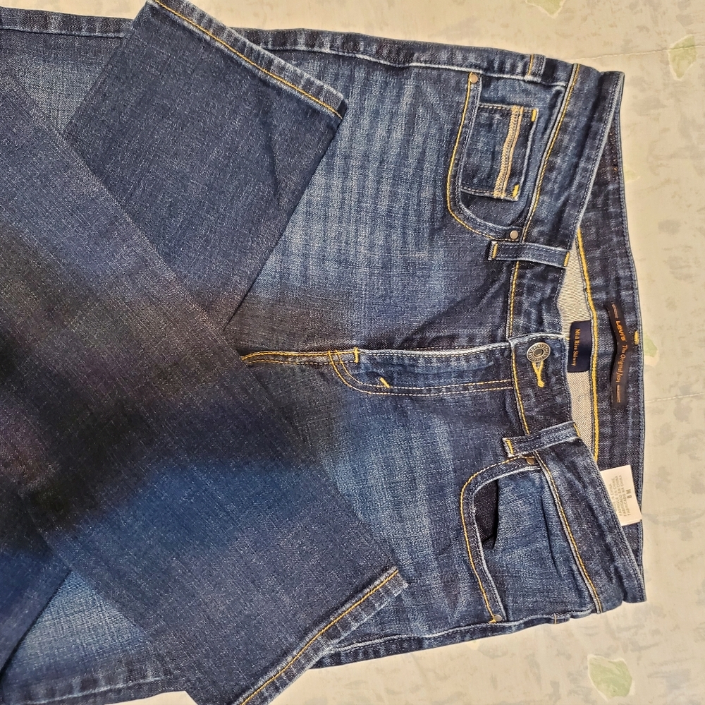 Levi's Mid Rise Skinny Jeans - Picture 3 of 8